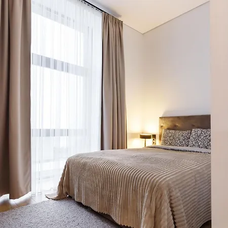 Cozy Top-floor With Views شقة *