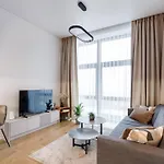 Cozy Top-floor With Views *