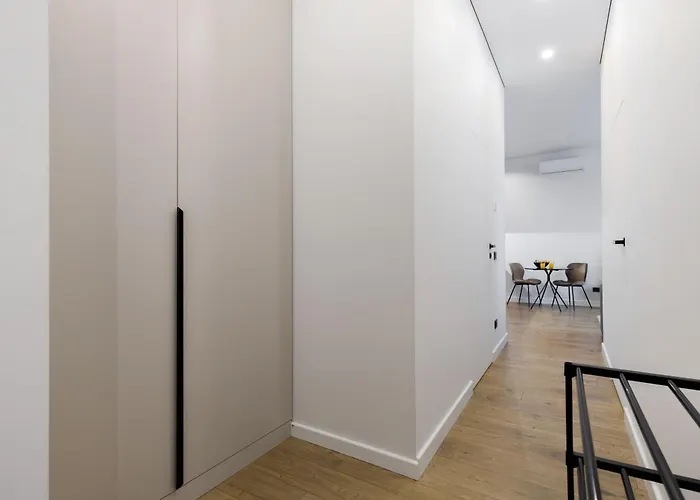 Cozy Top-floor With Views